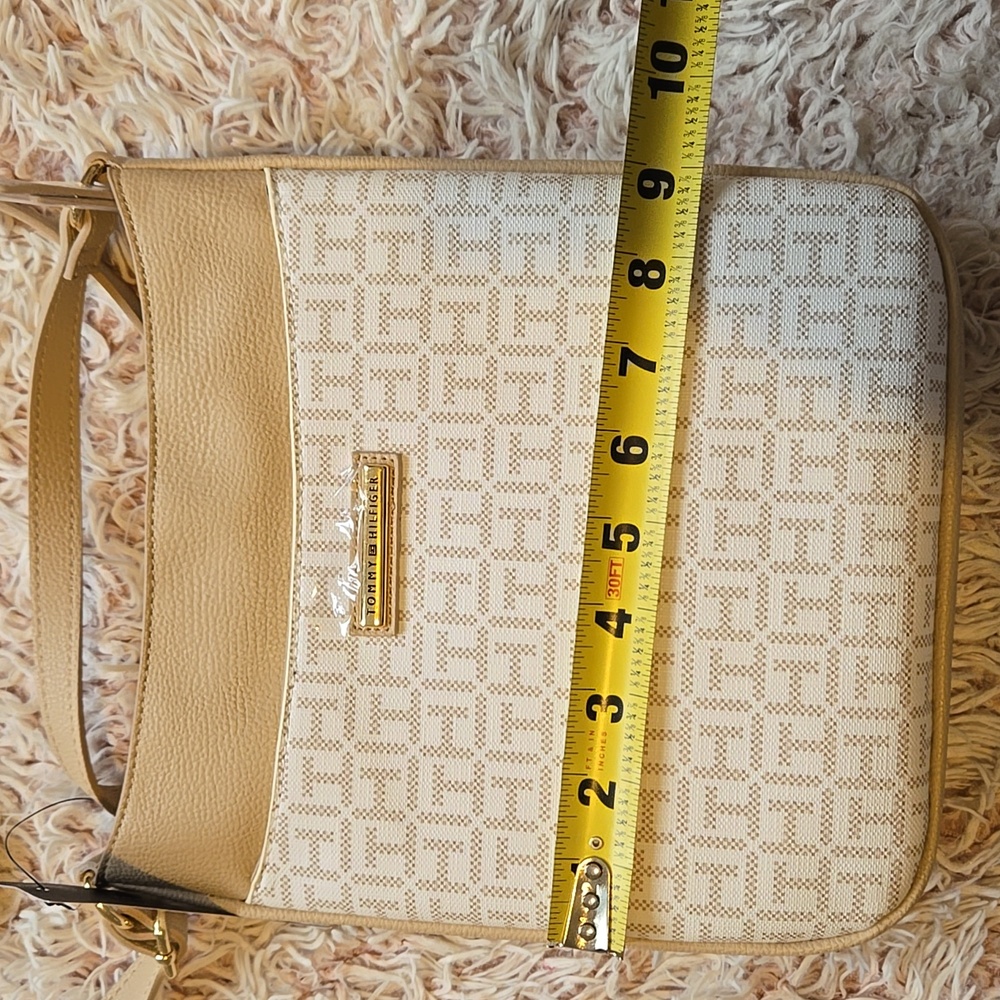 🐪NWT Tommy Hilfiger crossbody bag - Picture 9 of 10